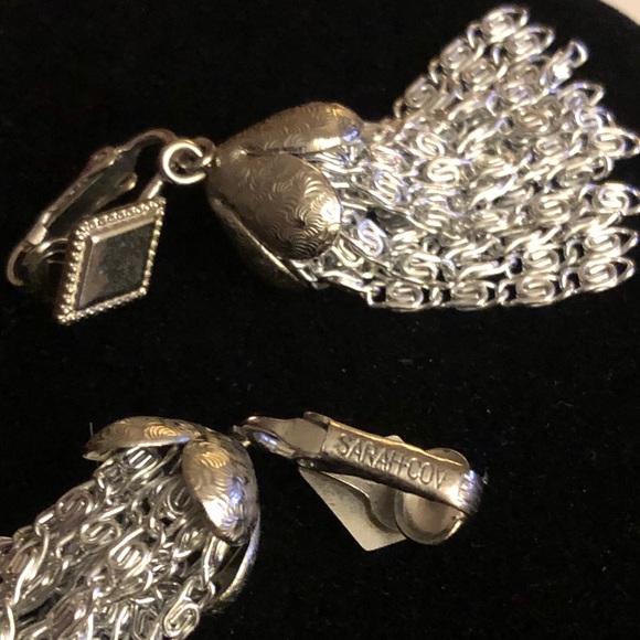 Perfect Party Earrings- Vintage - Picture 2 of 3